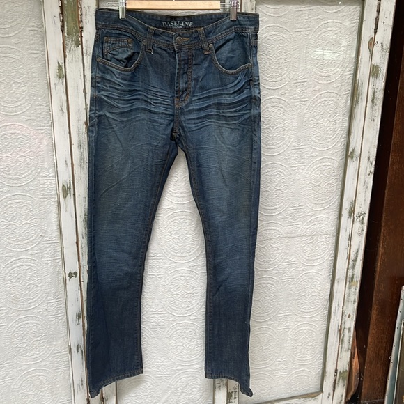 Baseline Jeans - Picture 2 of 5